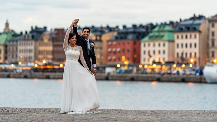 Dance during a wedding photo session in Stockholm, Skeppsholmen